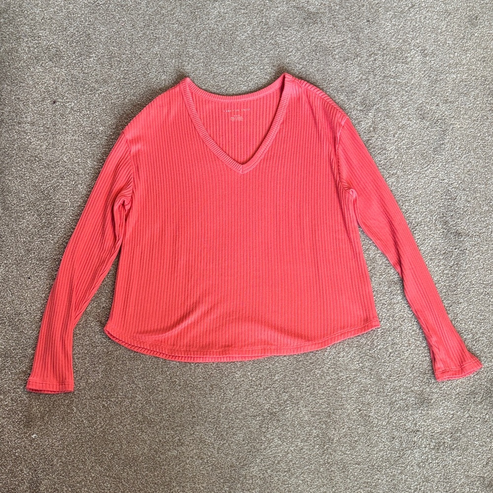 American Eagle Women’s plush ribbed v neck tee Coral size medium